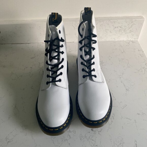 NWT Doc Martens 1460 Women's Softy T Leather Lace-up Combat Boots White Size 11 - Picture 3 of 14